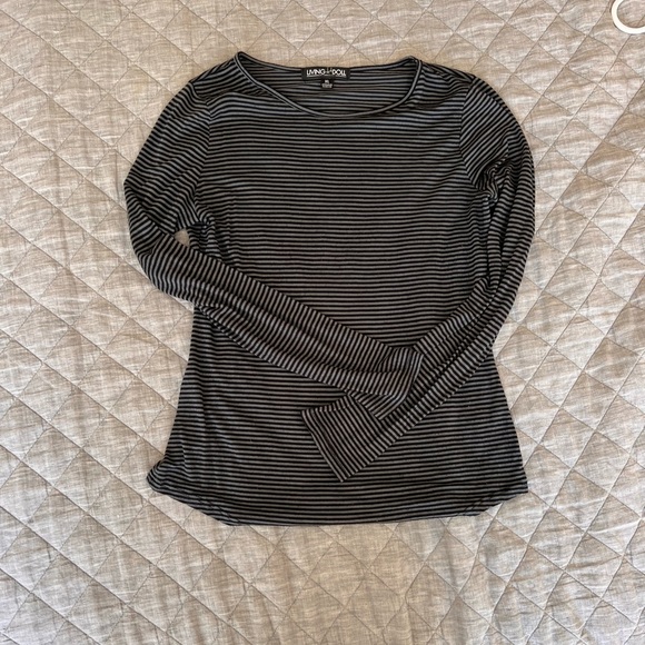 Black and grey striped long sleeve - Picture 2 of 6